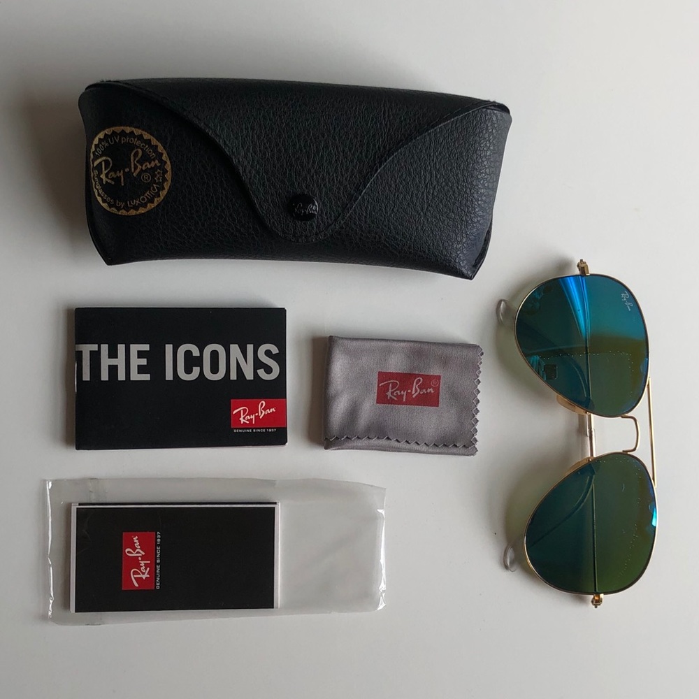 Blue Ray-Ban Aviator Sunglasses